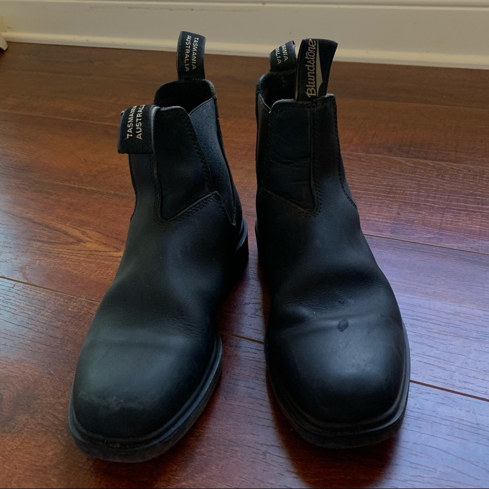 Blundstone dress boots in black!